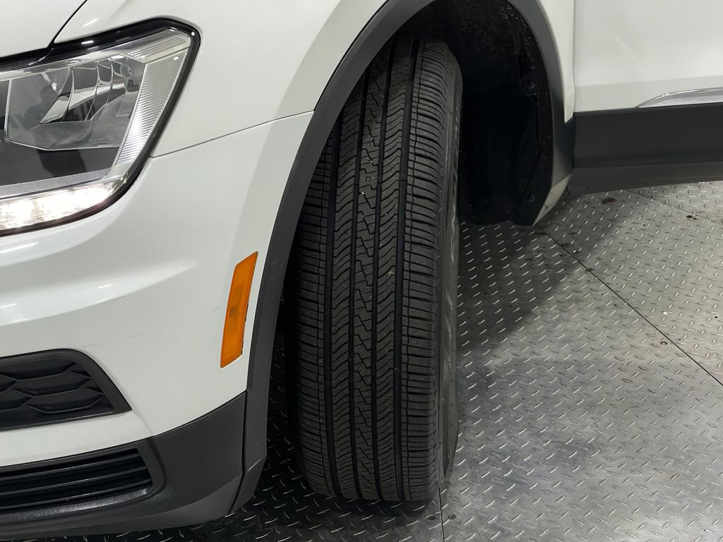 Used 2020 Volkswagen Tiguan SEL image 36