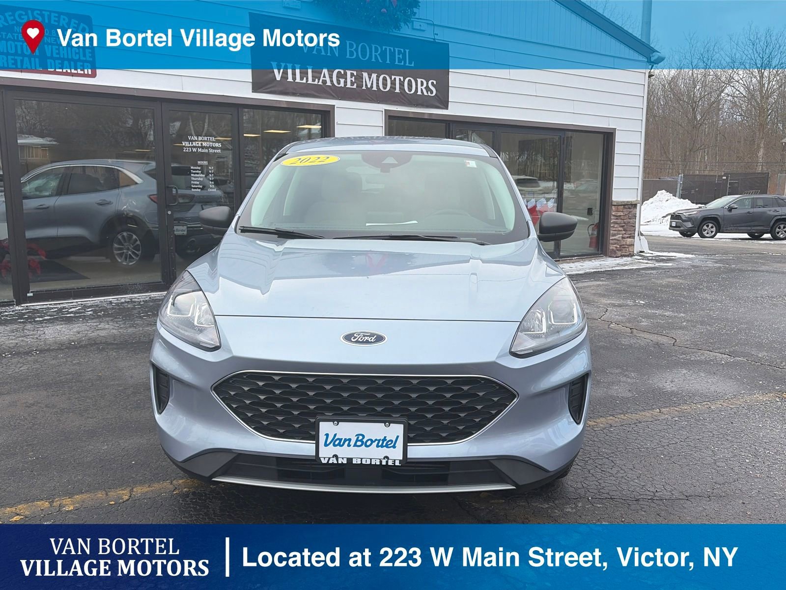 Used 2022 Ford Escape SE w/ Cold Weather Package image 3