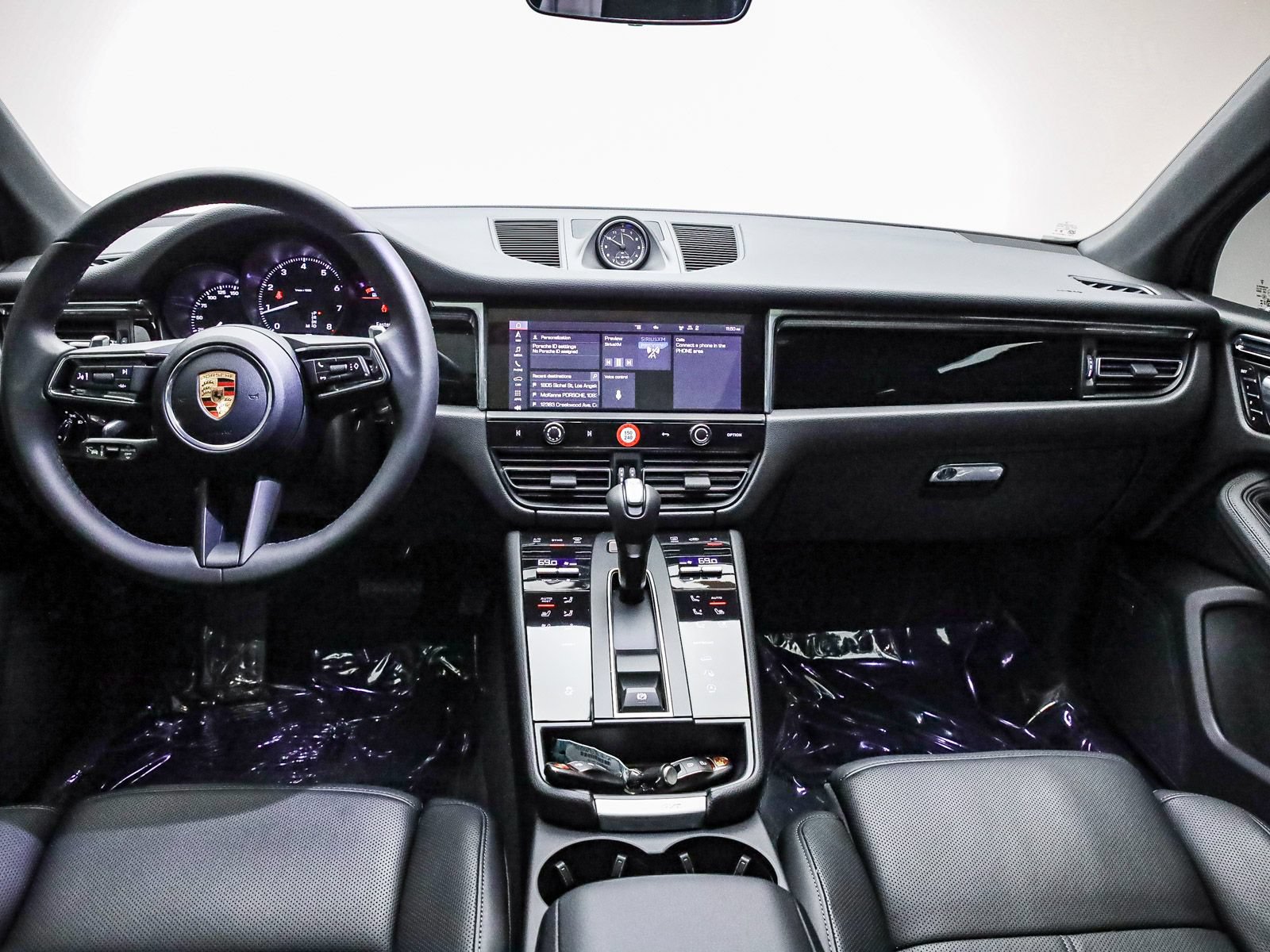 Certified 2026 Porsche Macan AWD/4WD image 13
