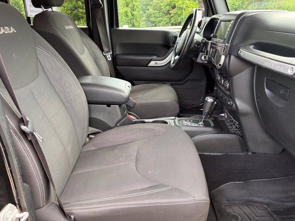Used 2017 Jeep Wrangler Unlimited Sahara AWD/4WD image 27
