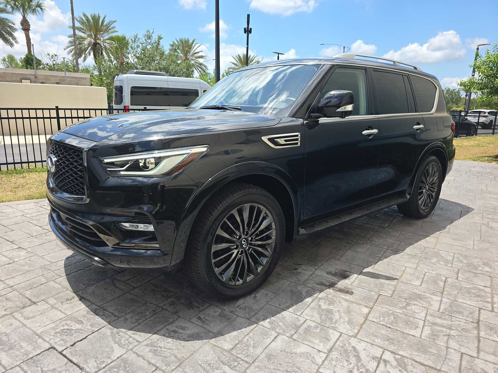 Used 2023 INFINITI QX80 Premium Select w/ Cargo Package RWD image 7