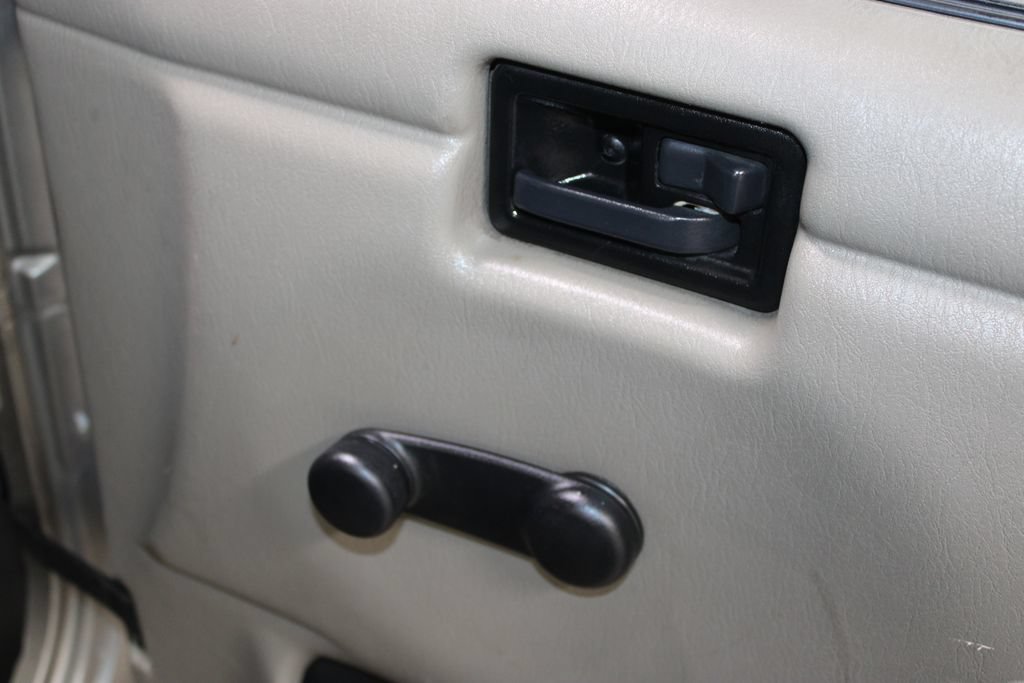 Used 2005 Jeep Wrangler Unlimited AWD/4WD image 21
