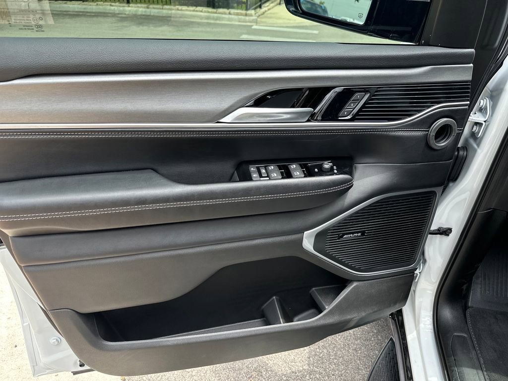 New 2026 Jeep Grand Wagoneer L Limited AWD/4WD image 15
