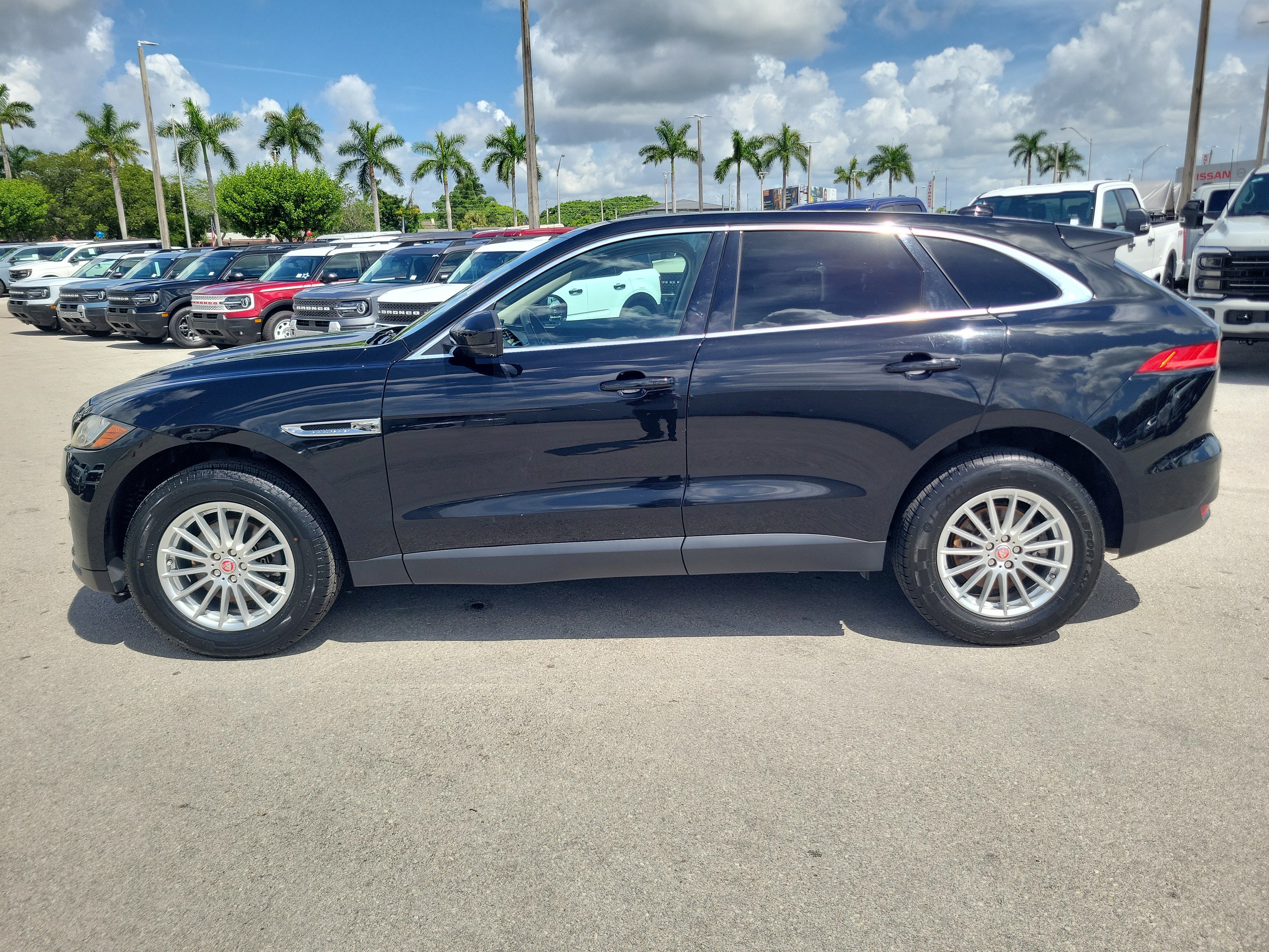 Used 2019 Jaguar F-PACE AWD/4WD image 8