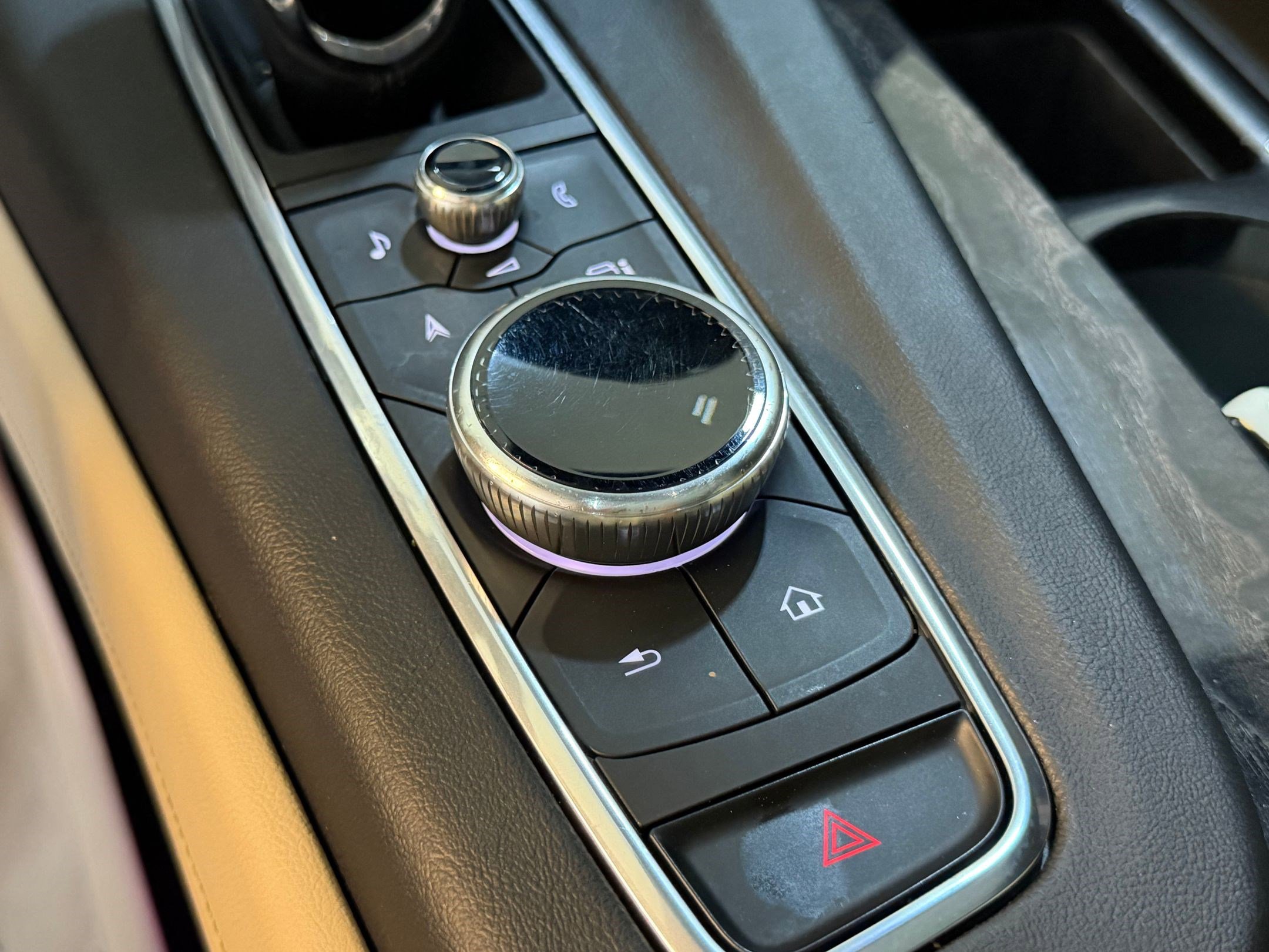 Used 2023 Cadillac Escalade Premium Luxury image 36