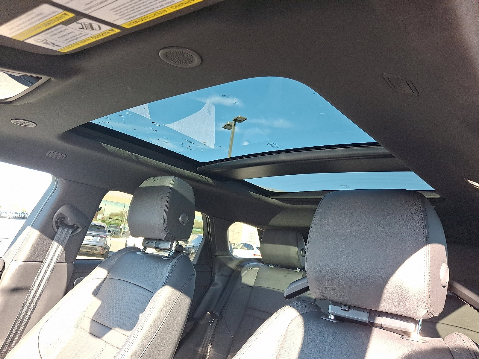 Used 2025 Land Rover Range Rover Evoque Dynamic SE image 14