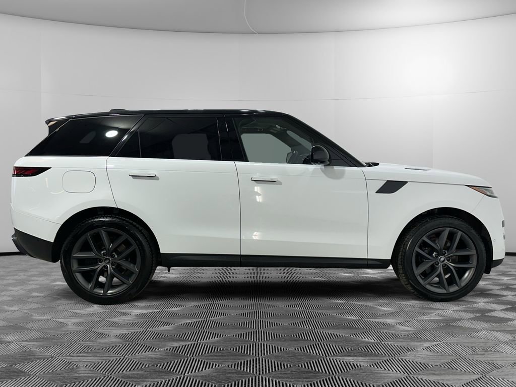 Used 2024 Land Rover Range Rover Sport SE AWD/4WD image 6