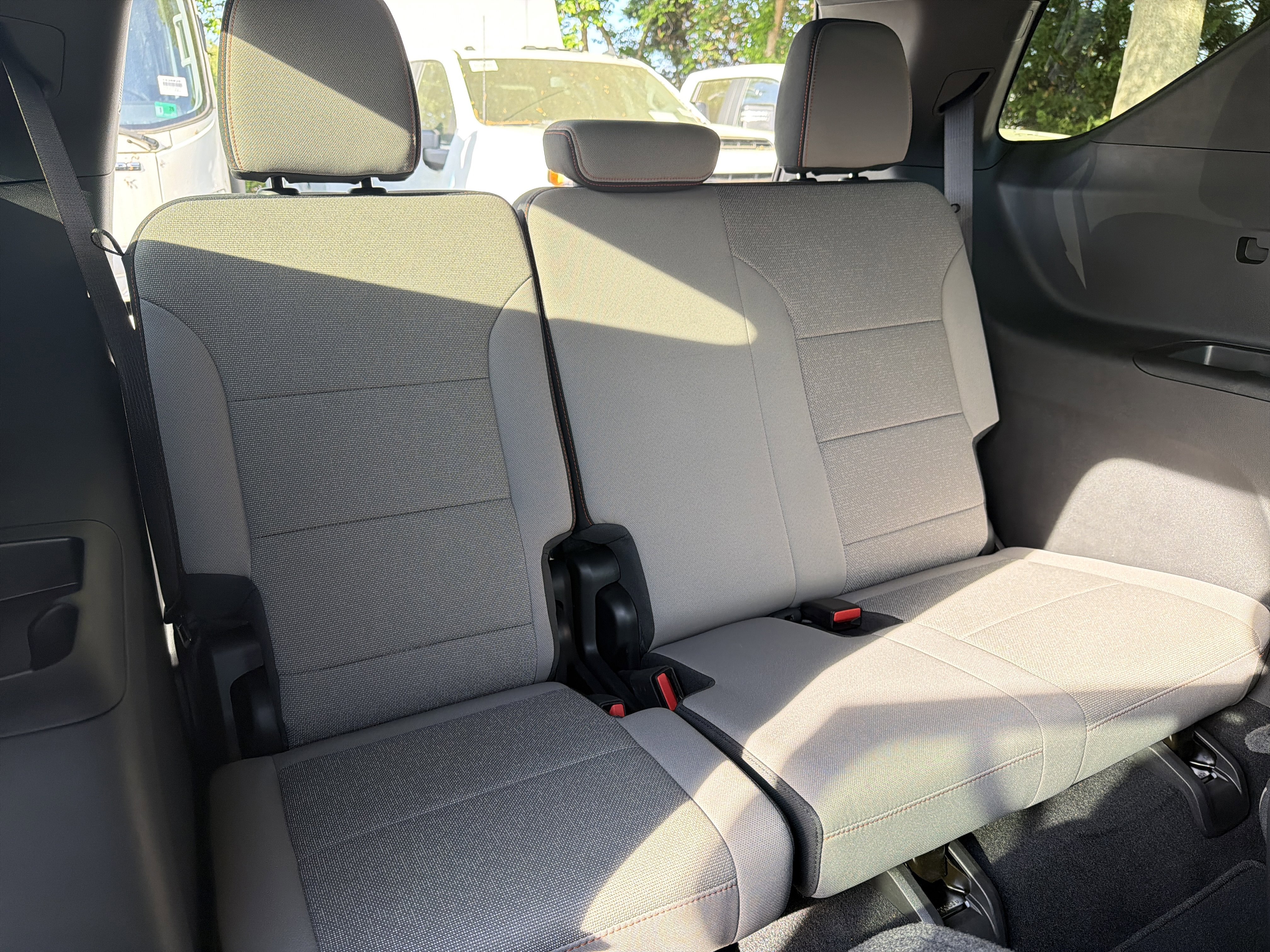 Used 2025 Chevrolet Traverse LT w/ Driver Confidence Package image 30