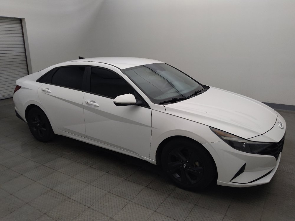 Used 2023 Hyundai Elantra SEL w/ Cargo Package FWD image 11