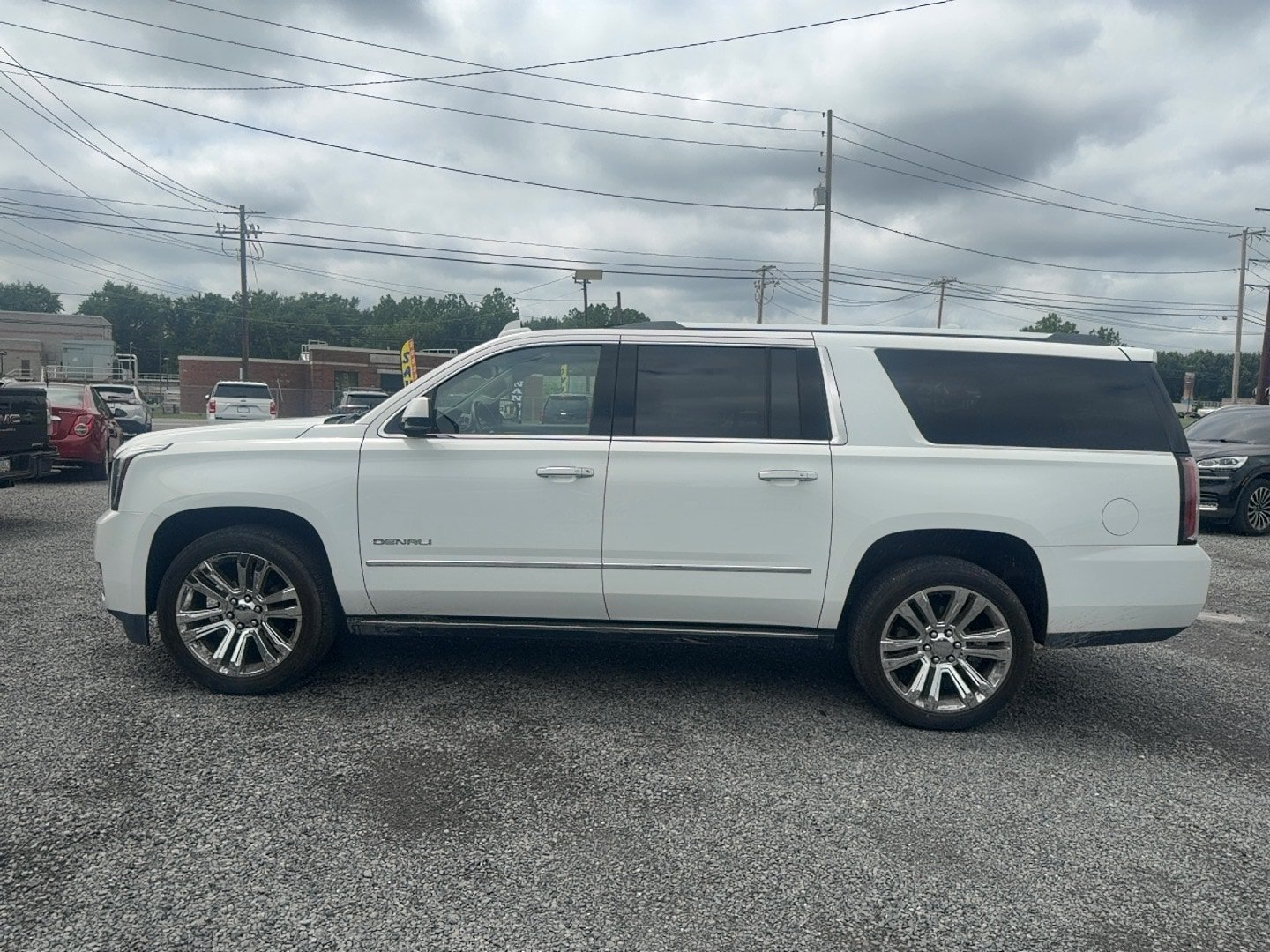 Used 2017 GMC Yukon XL Denali w/ Open Road Package AWD/4WD image 4