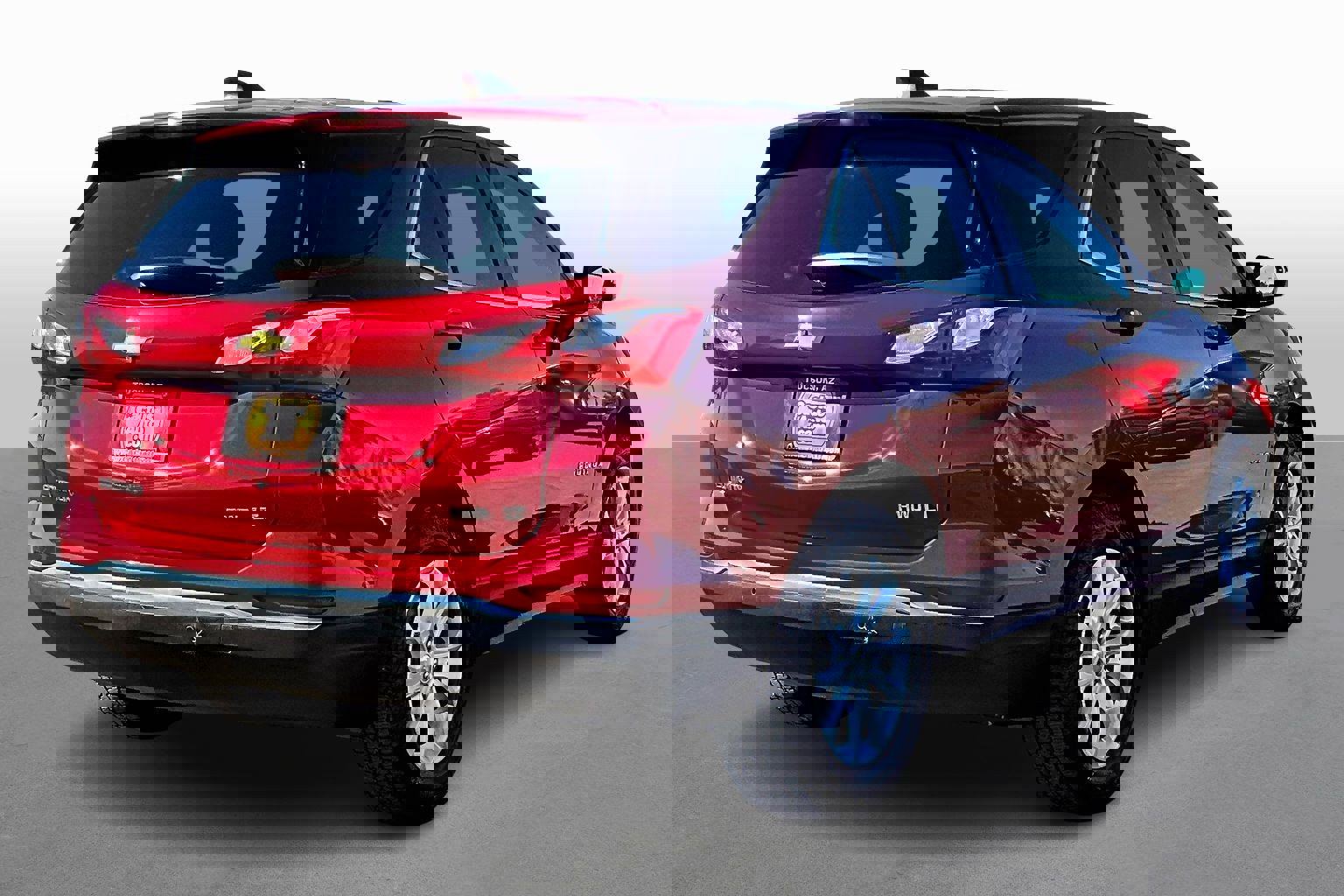 Used 2018 Chevrolet Equinox LT image 2