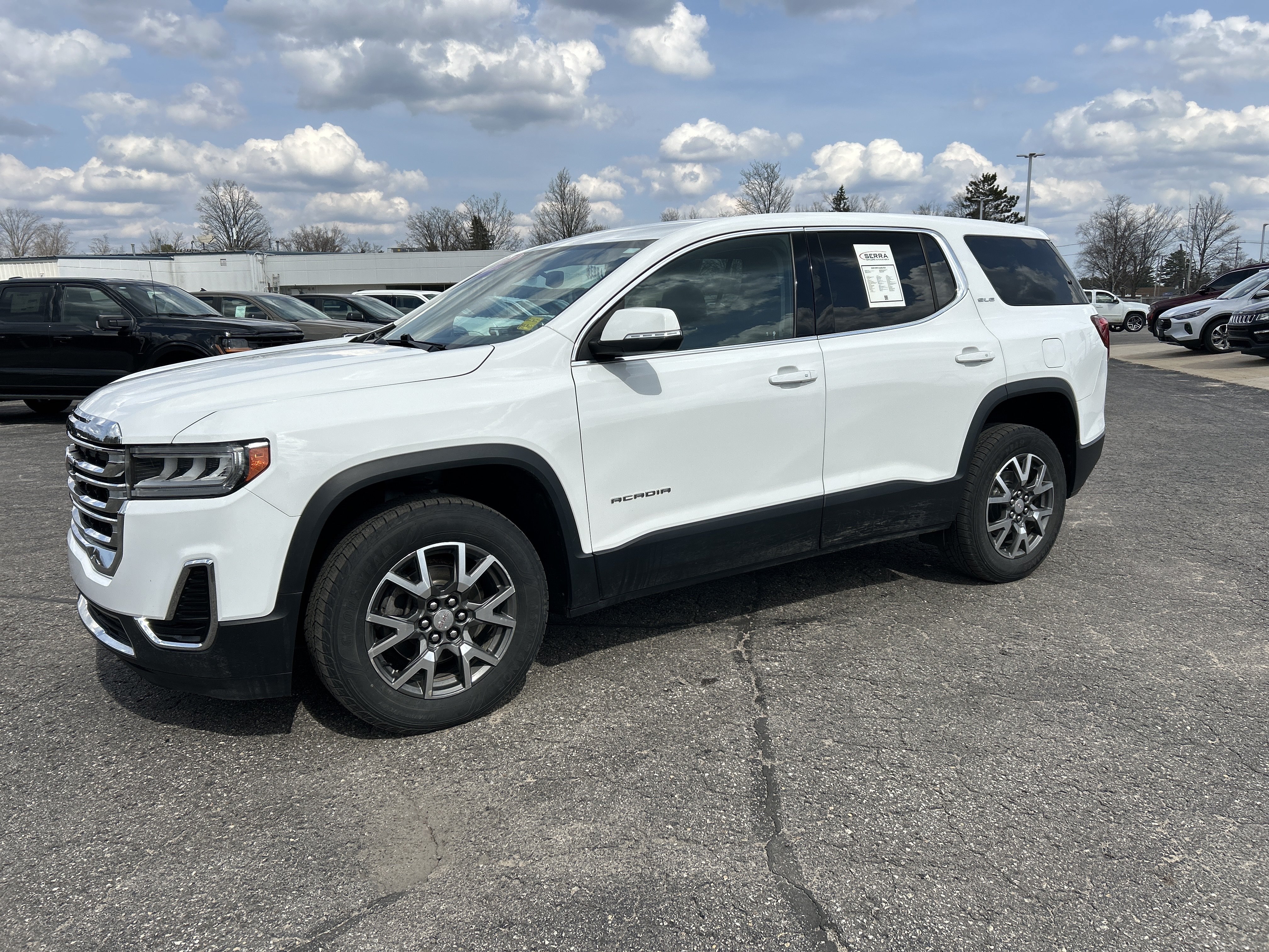Used 2020 GMC Acadia SLE w/ LPO, Floor Liner Package FWD image 7