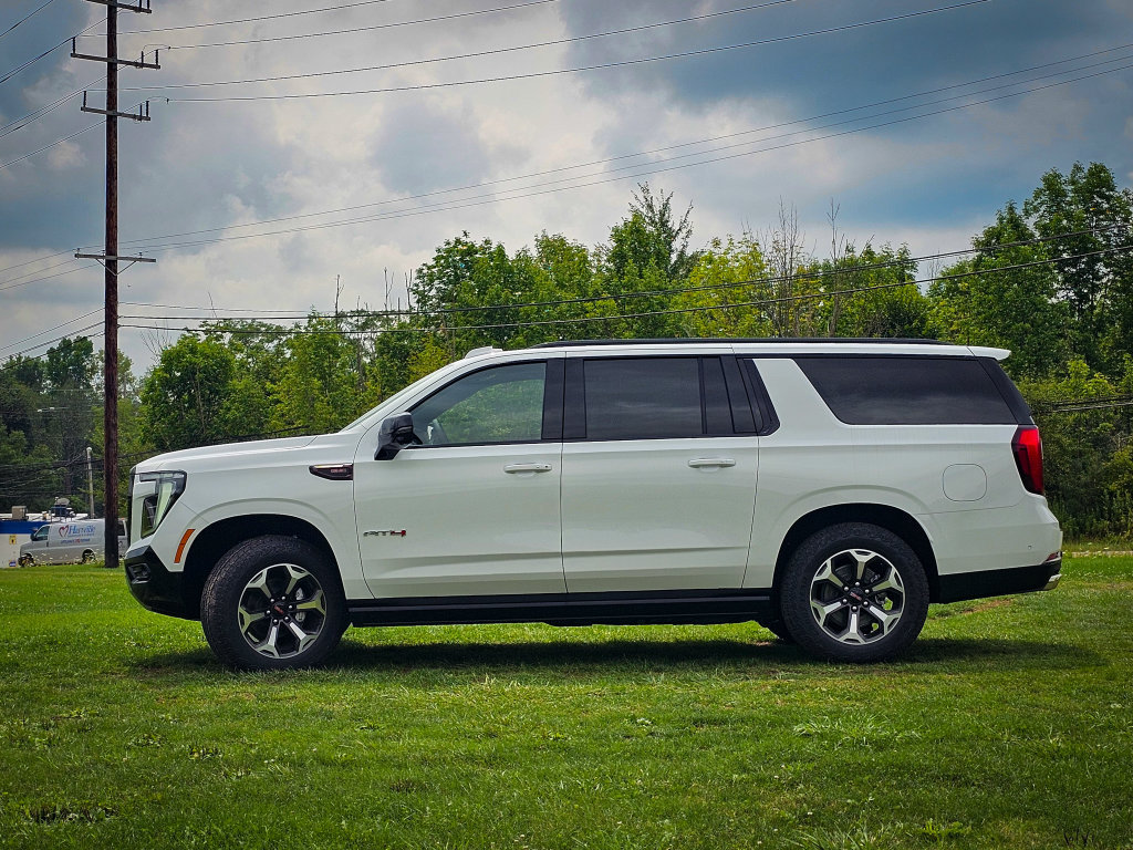 New 2026 GMC Yukon XL AT4 Ultimate w/ LPO, Floor Liner Package AWD/4WD image 6
