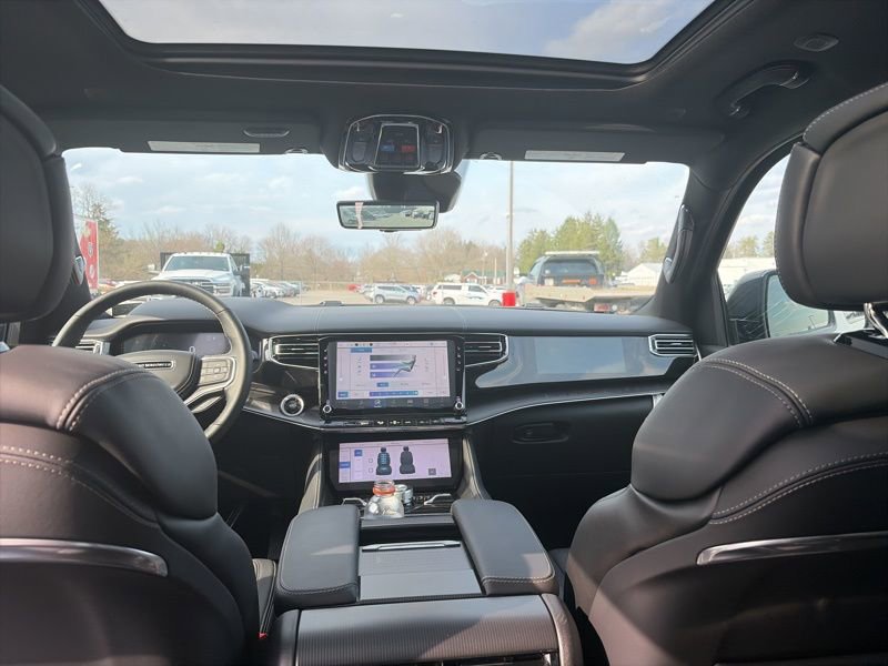 New 2026 Jeep Grand Wagoneer L Summit w/ Premium Group III image 17