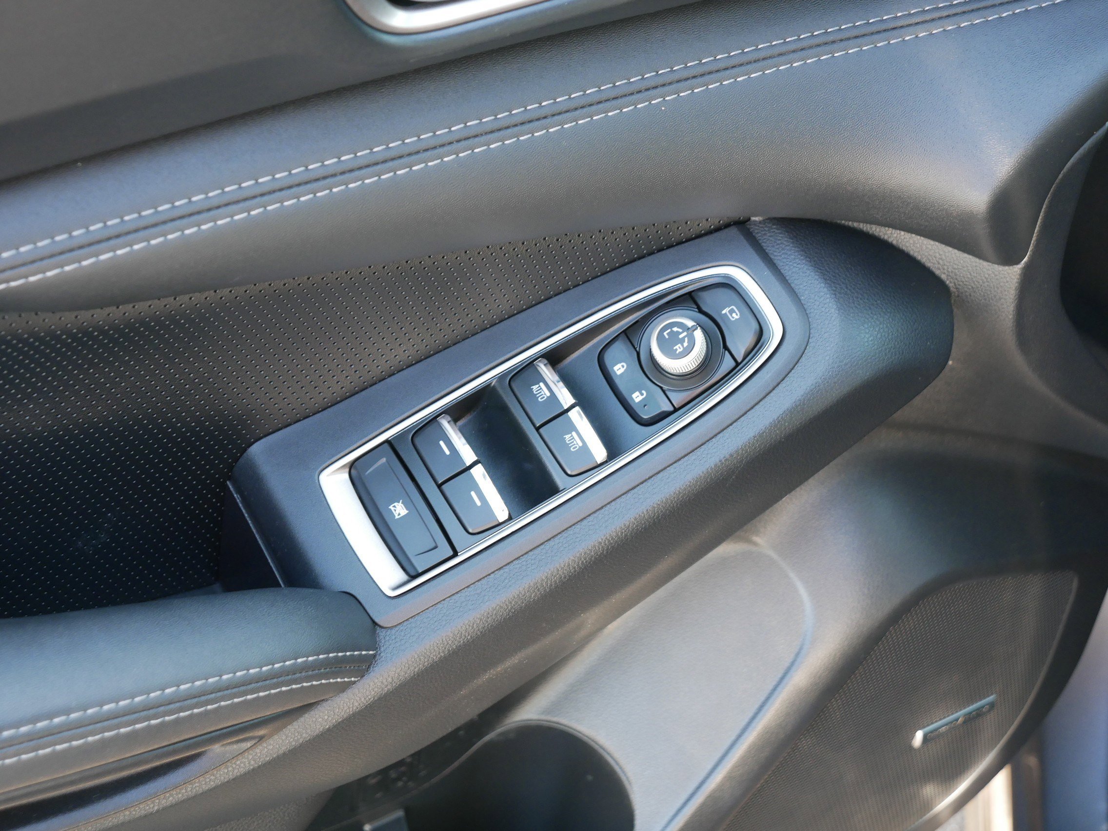 Used 2023 Subaru Ascent Limited w/ Technology Package image 19