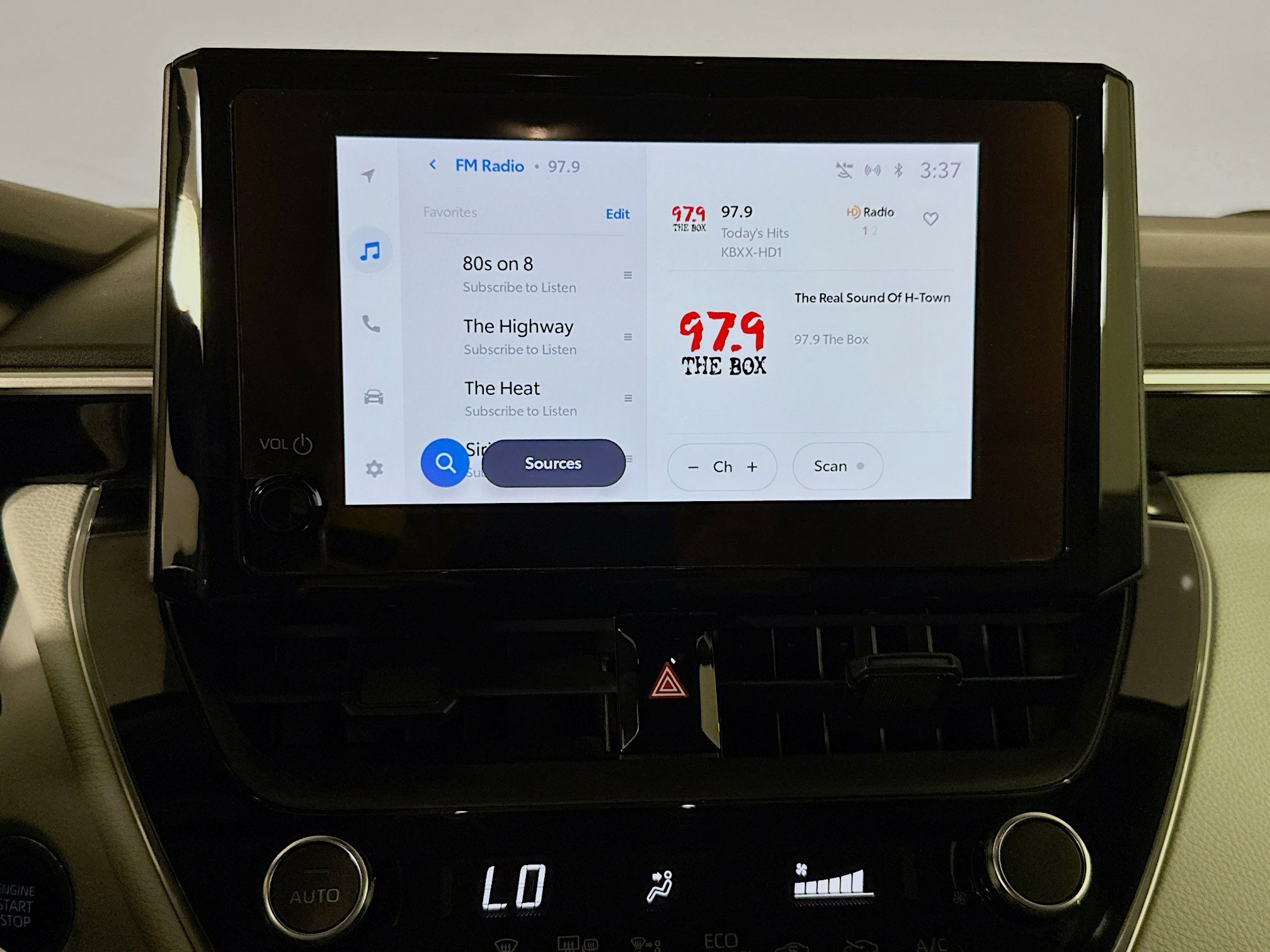 Used 2024 Toyota Corolla SE image 17