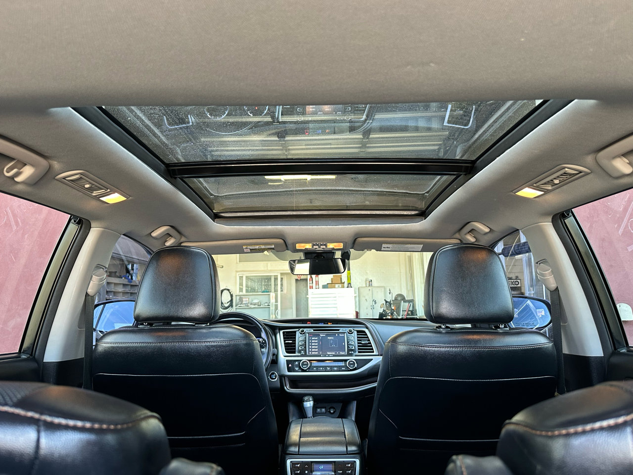 Used 2017 Toyota Highlander Limited image 11