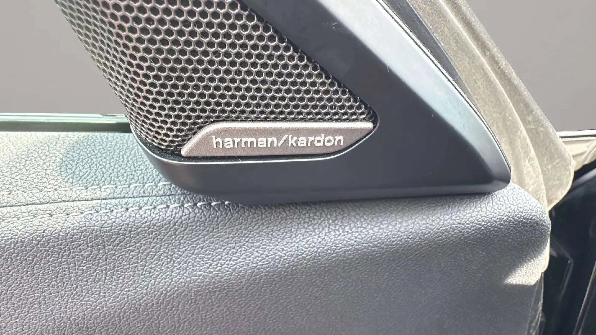 Used 2022 BMW Z4 sDrive30i w/ M Sport Package image 34