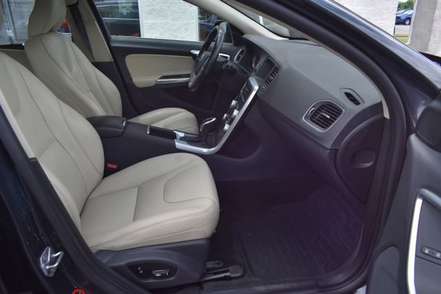 Used 2016 Volvo V60 T5 Premier FWD image 41