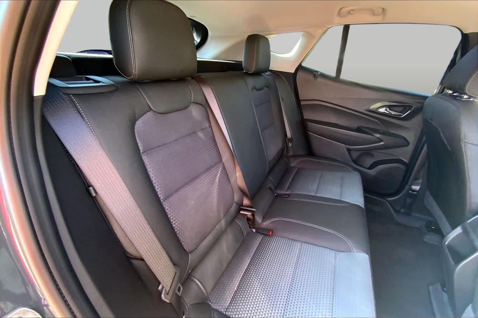 Used 2026 Chevrolet Trax LT w/ Sunroof Package FWD image 17