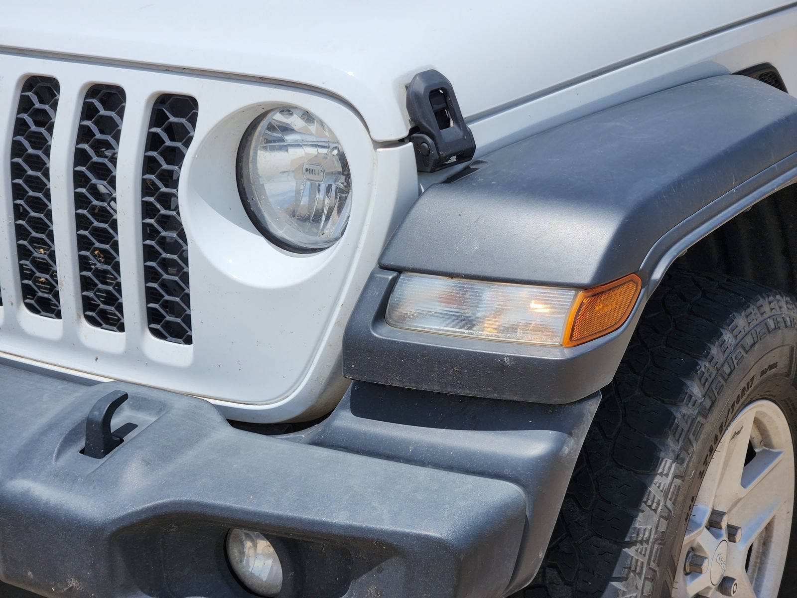 Used 2020 Jeep Gladiator Sport w/ Quick Order Package 24S AWD/4WD image 11