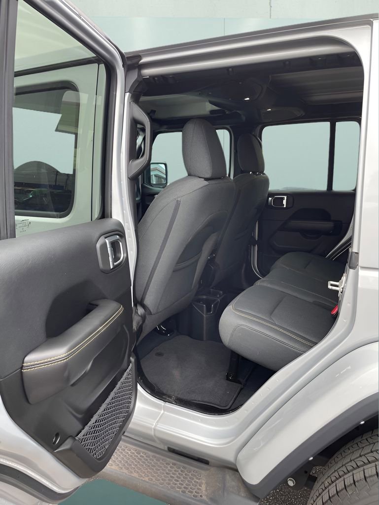 Used 2024 Jeep Wrangler Unlimited Sahara AWD/4WD image 13