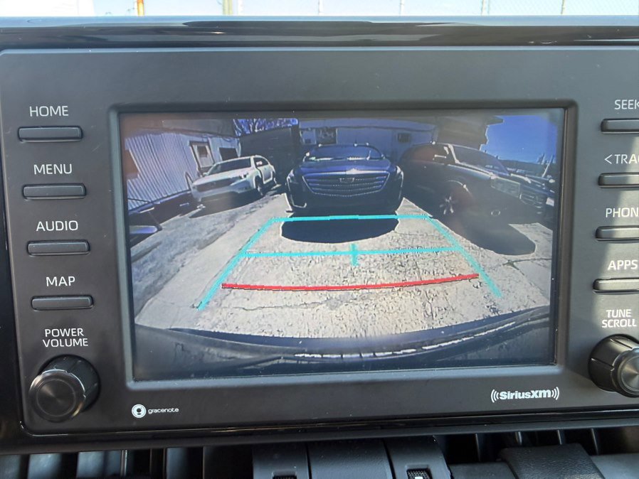 Used 2022 Toyota RAV4 XLE Premium AWD/4WD image 17
