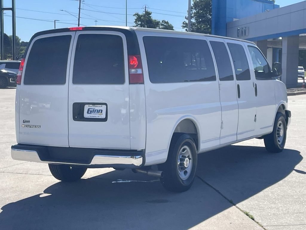Used 2025 Chevrolet Express 3500 LT w/ LT Preferred Equipment Group RWD image 4