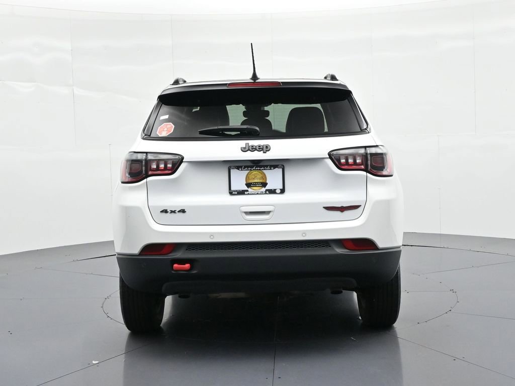 Used 2023 Jeep Compass Trailhawk AWD/4WD image 7
