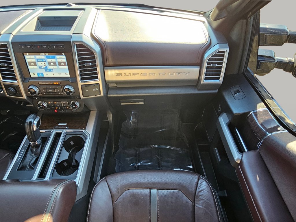 Used 2017 Ford F250 Platinum w/ Platinum Ultimate Package AWD/4WD image 4