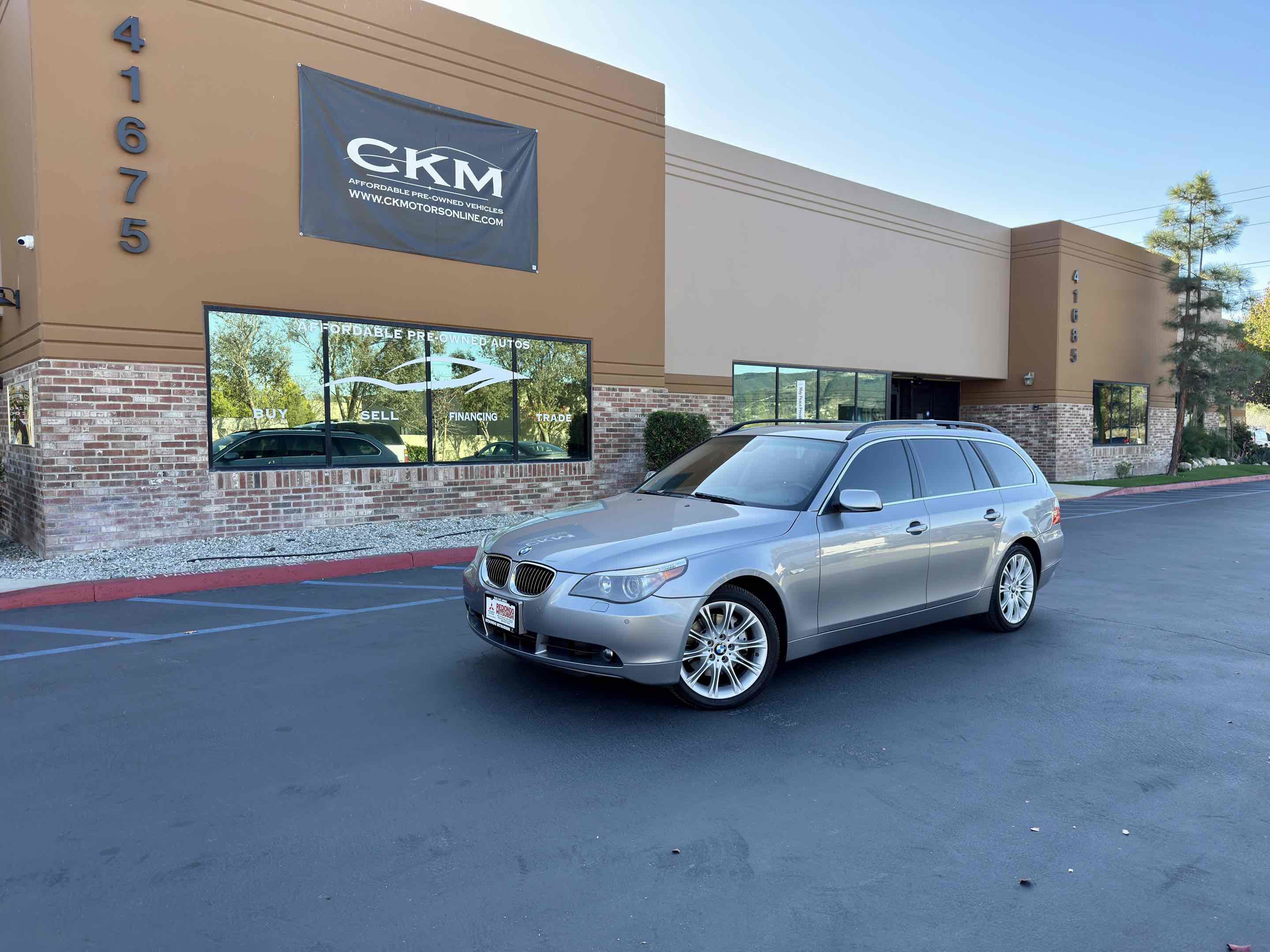 Used 2006 BMW 530xi Wagon image 2