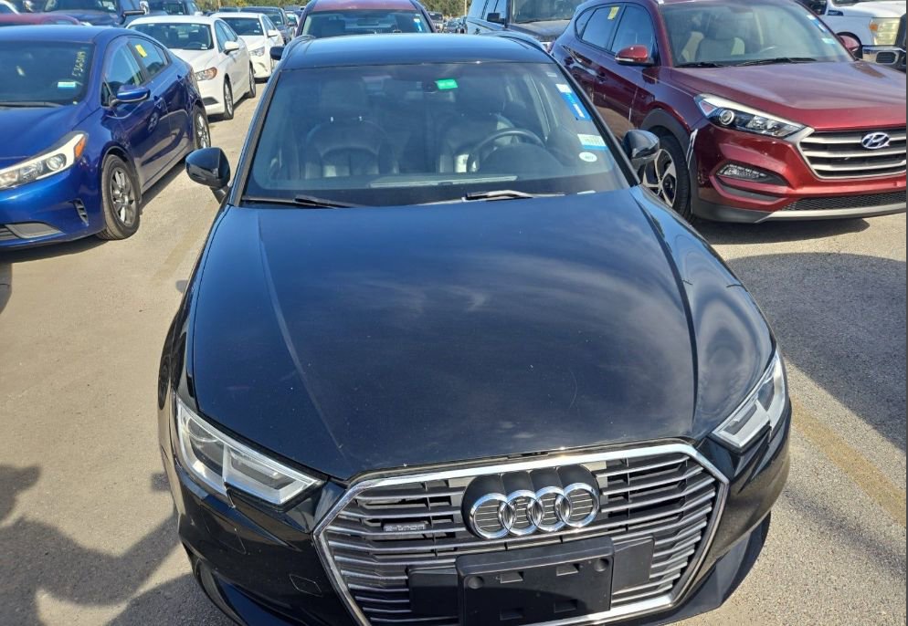 Used 2018 Audi A3 e-tron Premium image 6