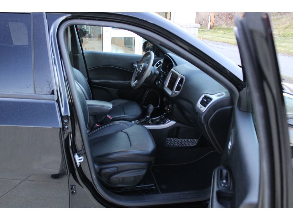 Certified 2021 Jeep Compass Latitude image 15