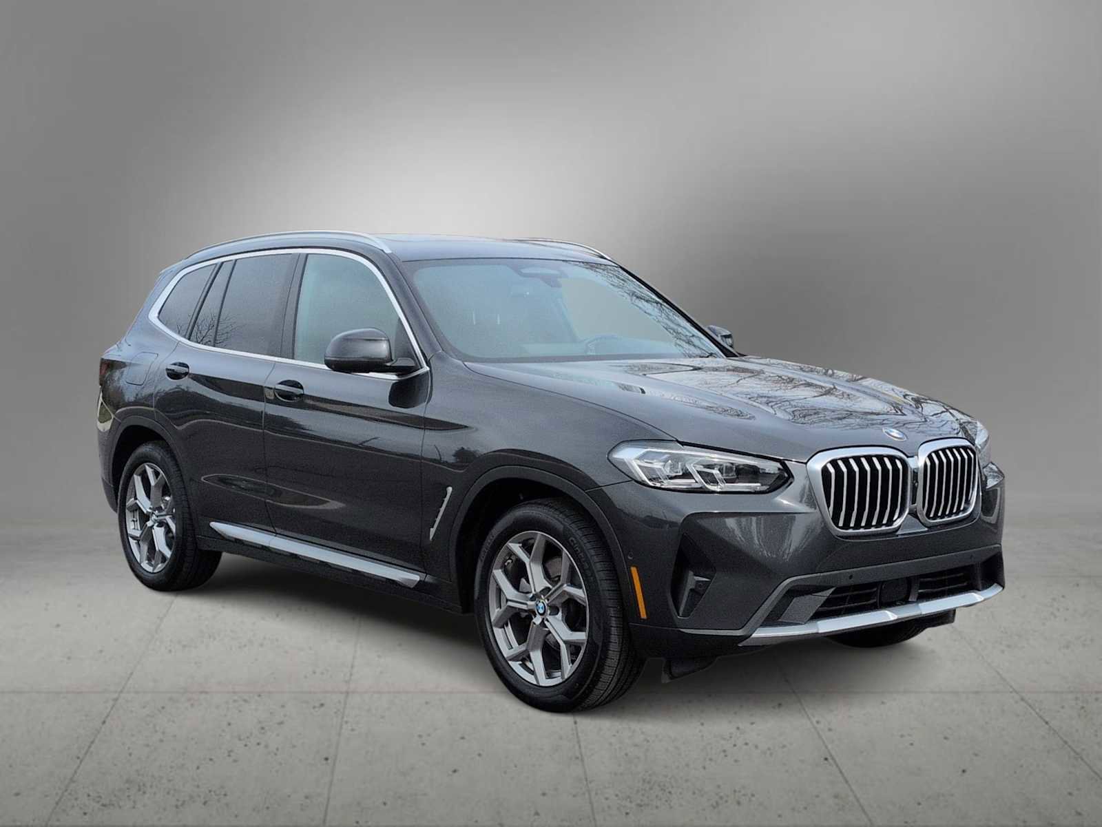 Certified 2024 BMW X3 xDrive30i w/ Premium Package image 2