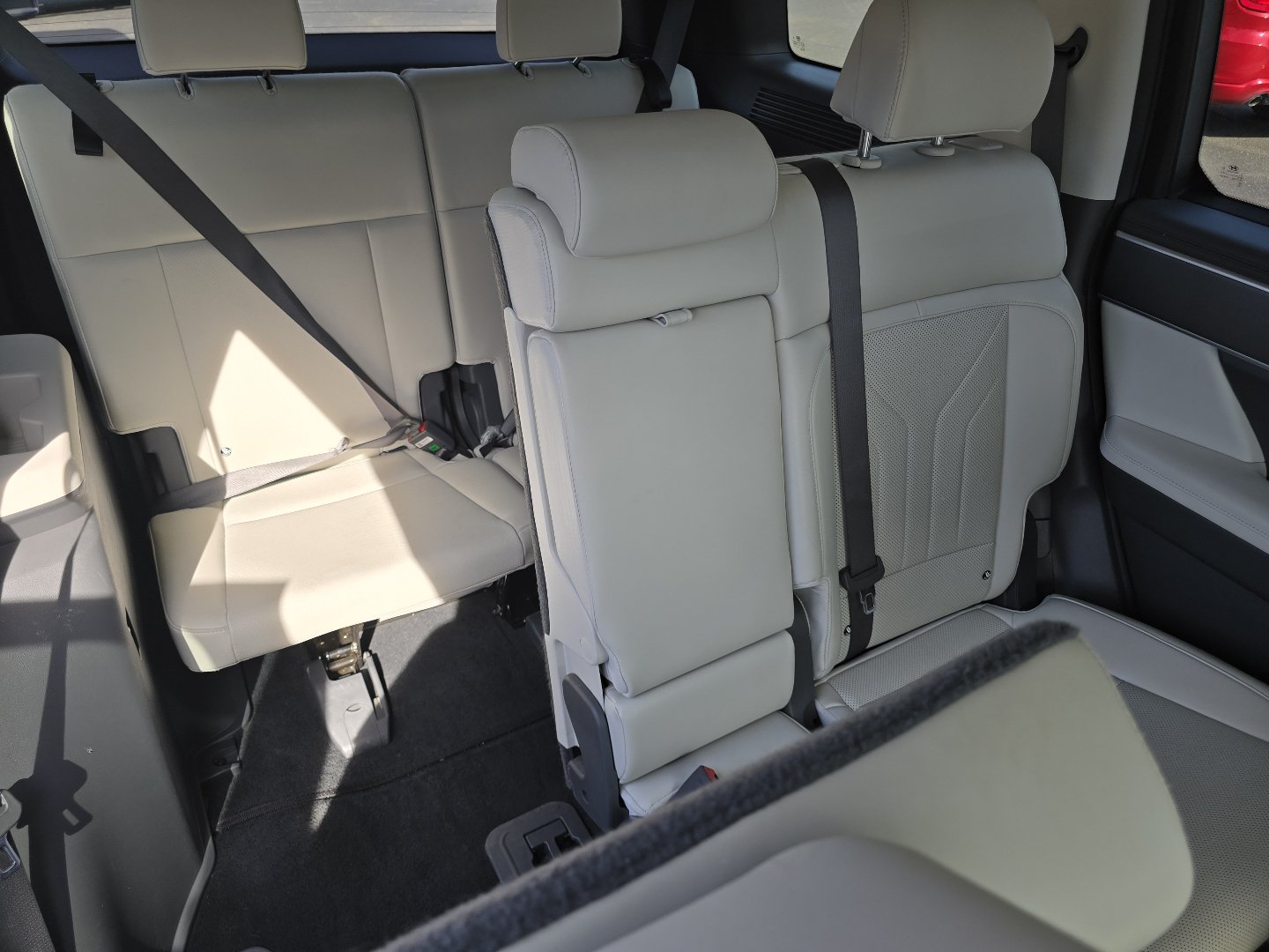 Used 2025 Hyundai Santa Fe SEL AWD/4WD image 30