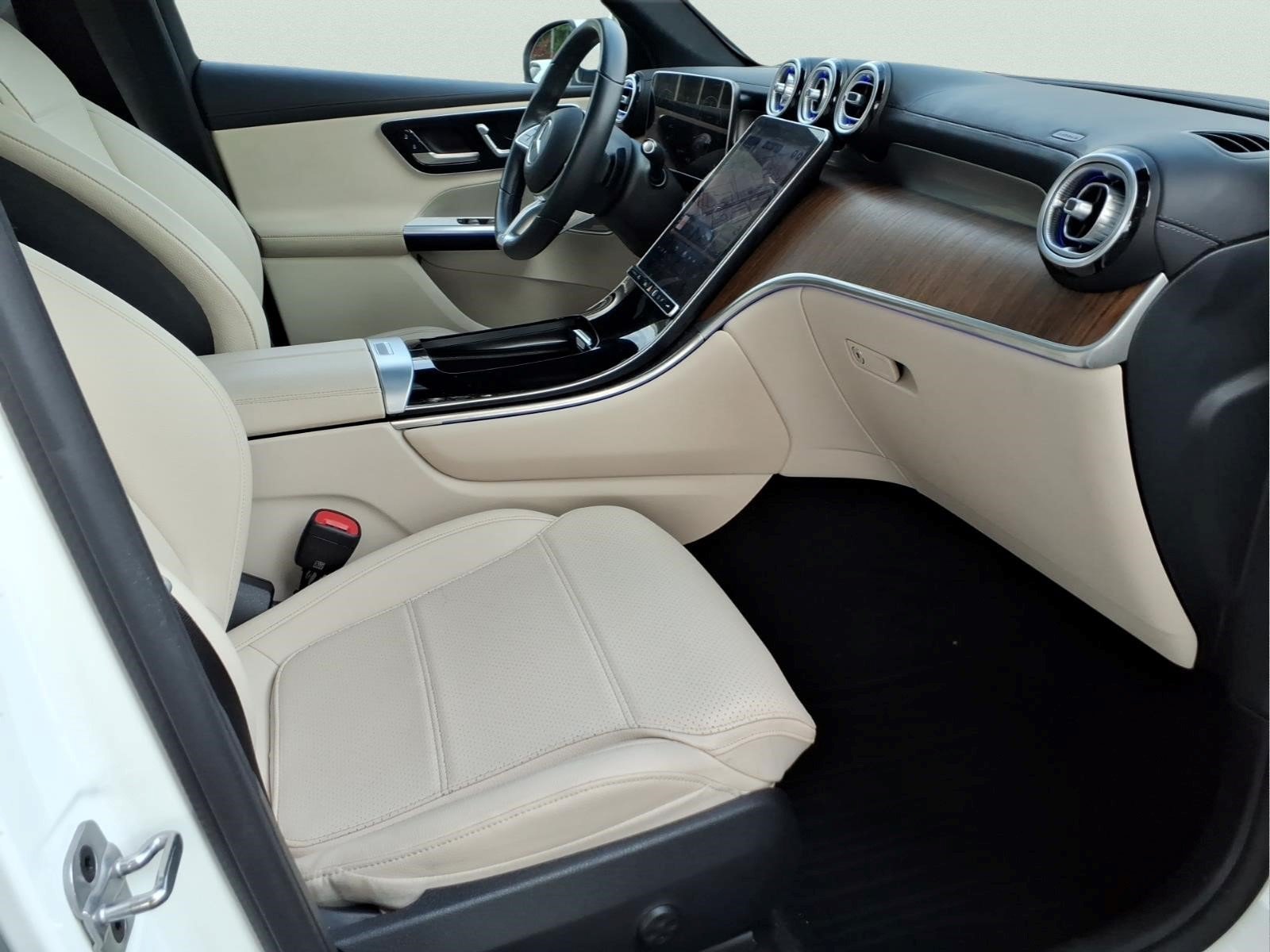 Certified 2023 Mercedes-Benz GLC 300 4MATIC image 28