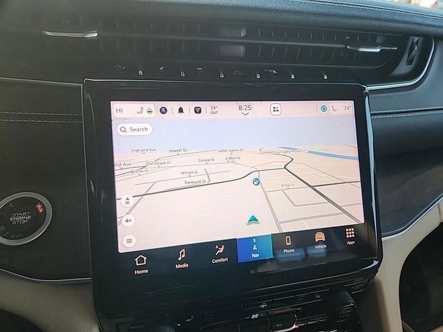 Used 2022 Jeep Grand Cherokee L Limited image 11