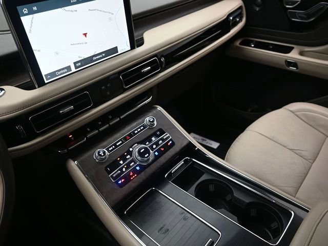 Used 2020 Lincoln Aviator Reserve w/ Equipment Group 201A image 22