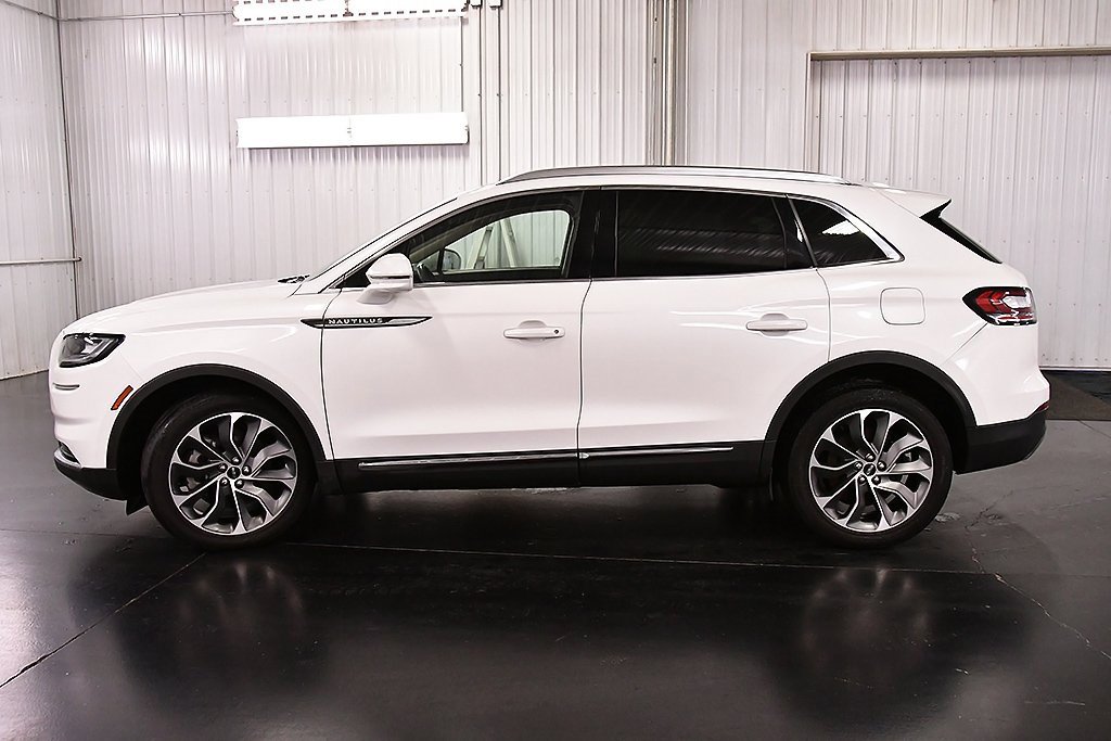 Used 2022 Lincoln Nautilus Reserve image 4