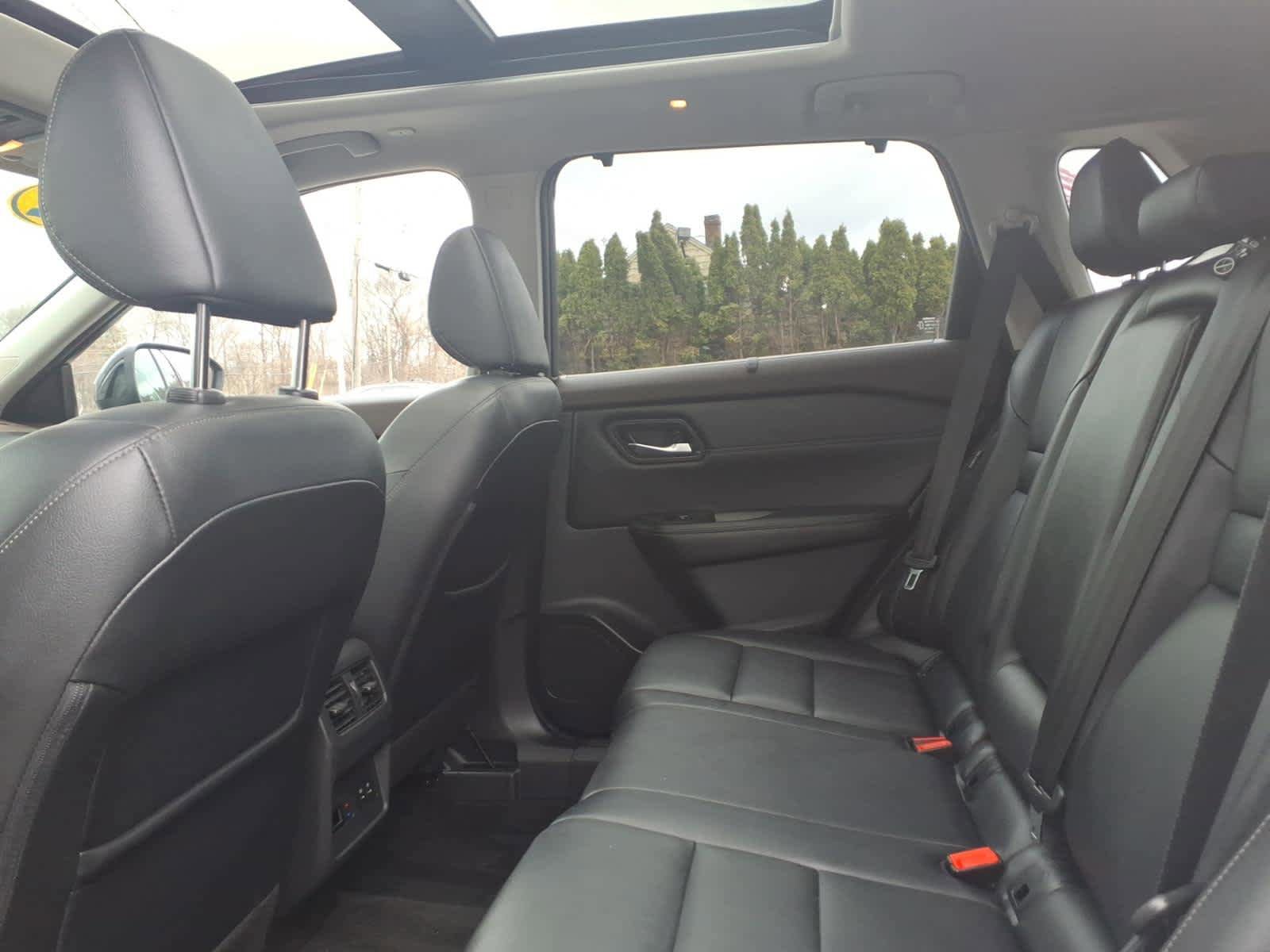 Certified 2022 Nissan Rogue SL w/ SL Premium Package AWD/4WD image 19