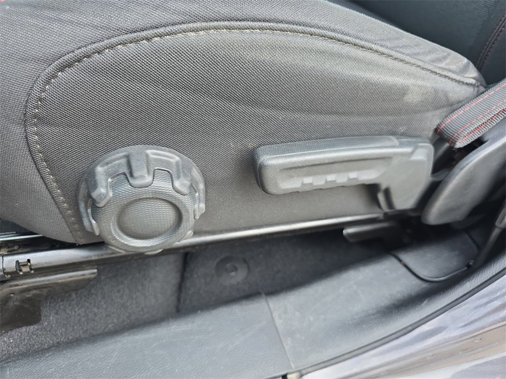 Used 2018 Jeep Wrangler Unlimited Rubicon w/ Dual Top Group image 29