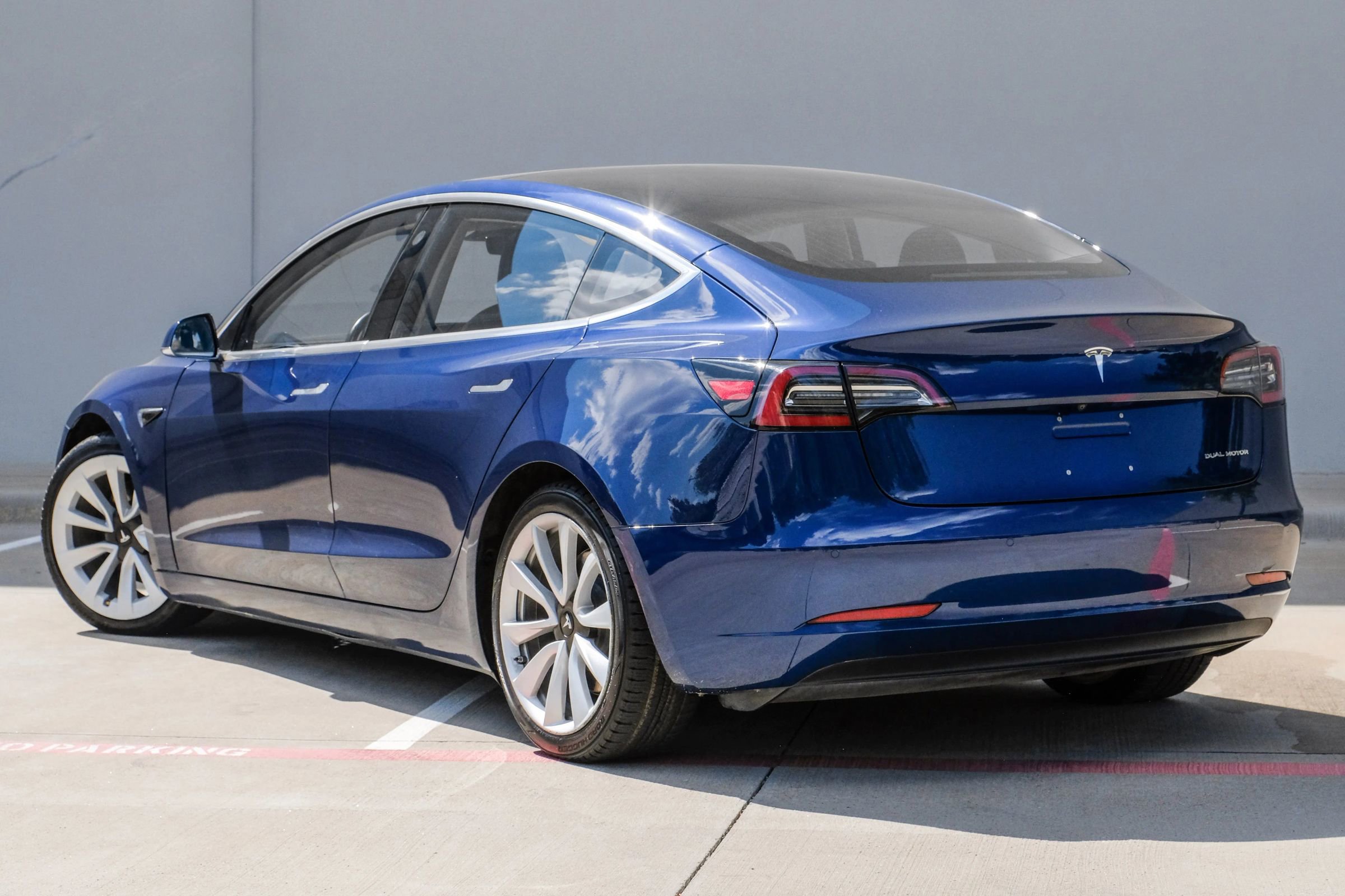 Used 2018 Tesla Model 3 Long Range image 5