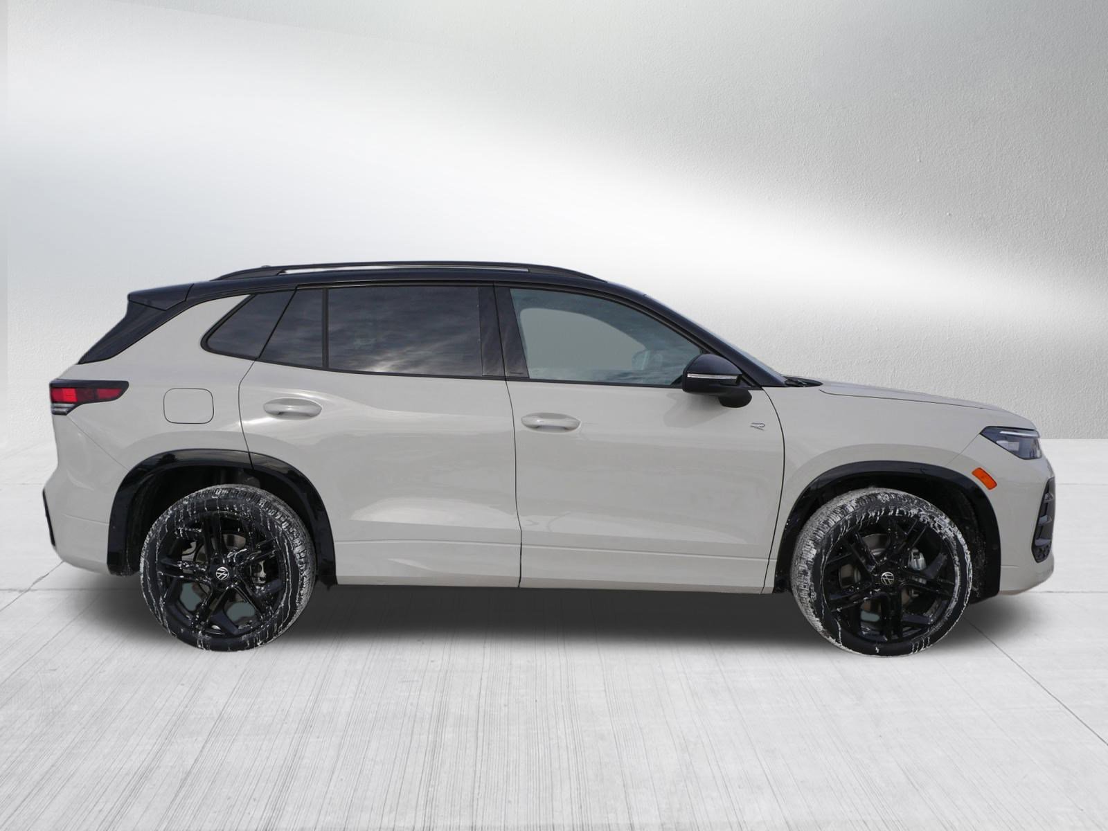 New 2026 Volkswagen Tiguan SE R-Line video 2