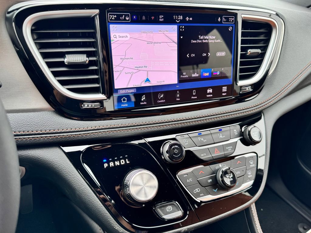 New 2026 Chrysler Pacifica Pinnacle image 17
