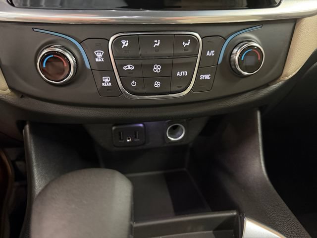 Used 2022 Chevrolet Traverse LS AWD/4WD image 29