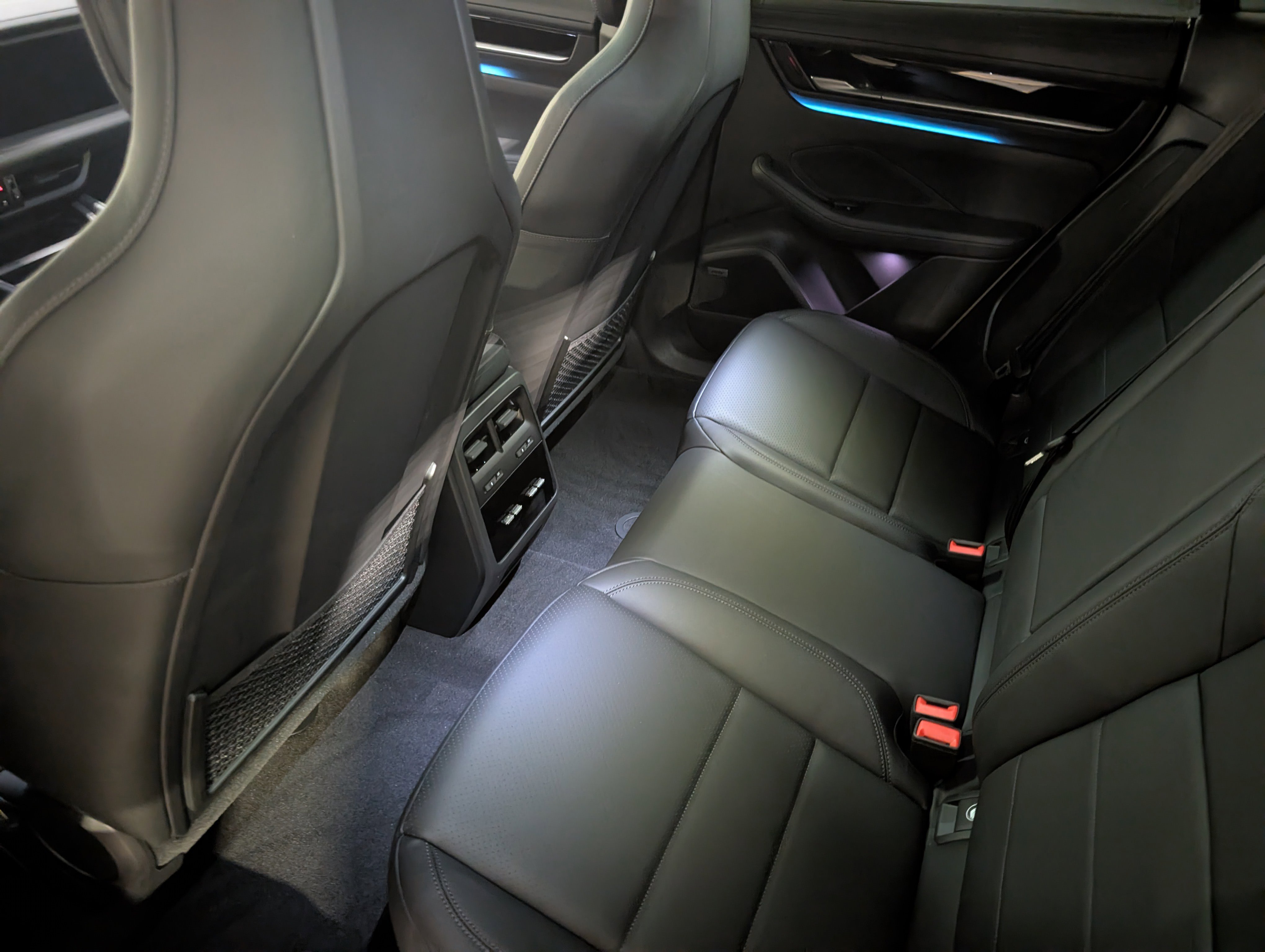 New 2026 Porsche Macan 4 Electric image 24