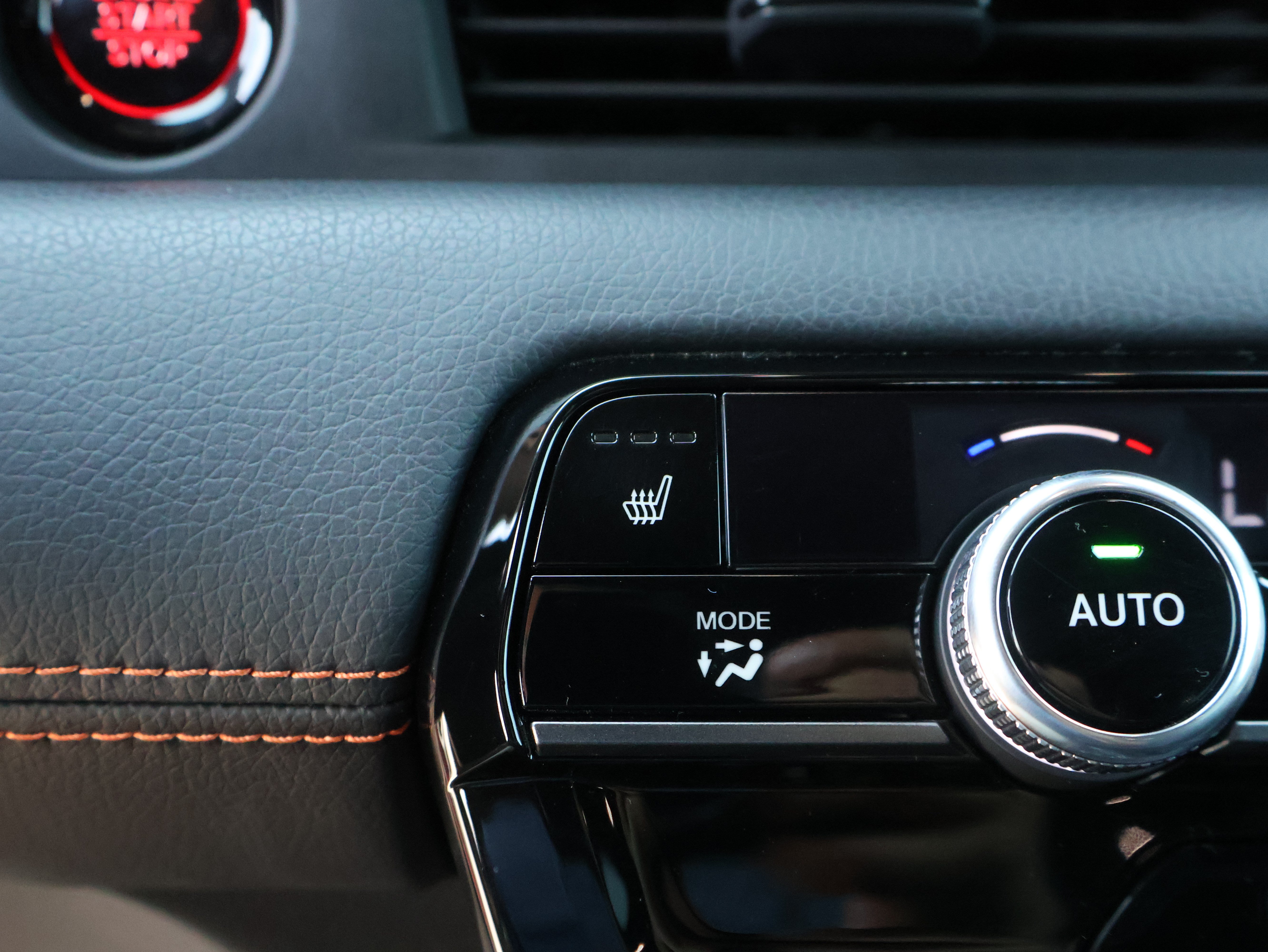 Used 2025 Honda Pilot TrailSport image 27