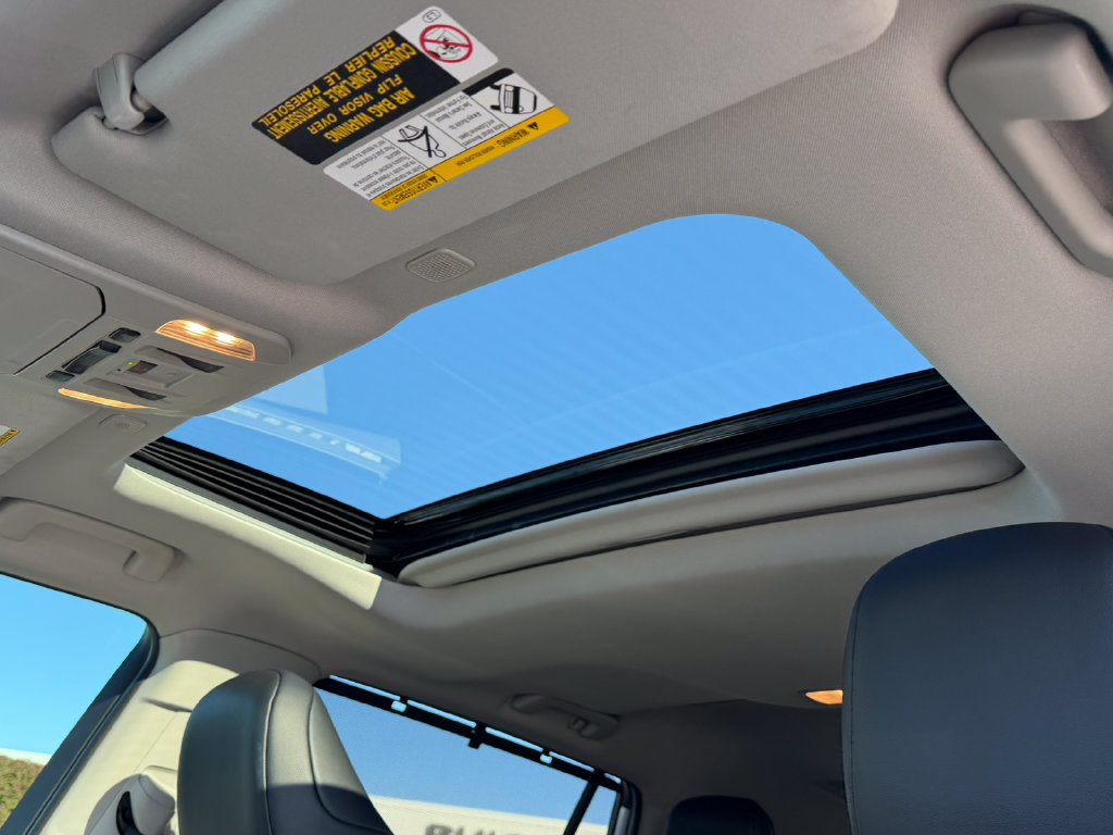 Used 2024 Toyota Highlander XLE FWD image 30