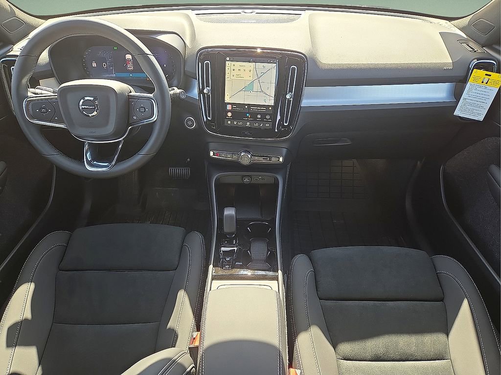 New 2026 Volvo XC40 B5 Ultra w/ Protection Package Premier AWD/4WD image 17