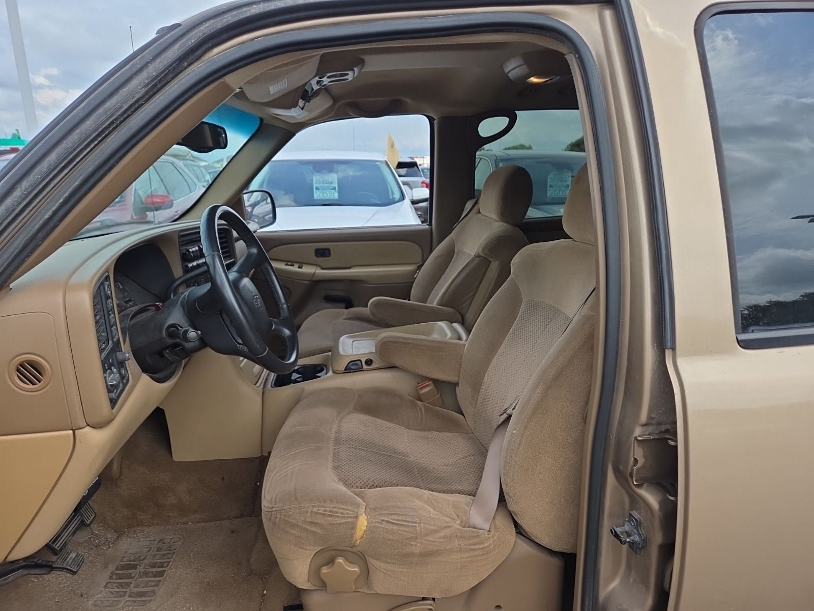 Used 2000 Chevrolet Tahoe LS w/ LS Preferred Equipment Group AWD/4WD image 8